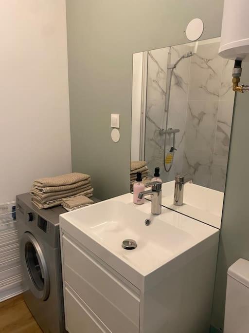Appartement Charmant Hypercentre Avec Patio Prive Et Parking Orléans Eksteriør billede